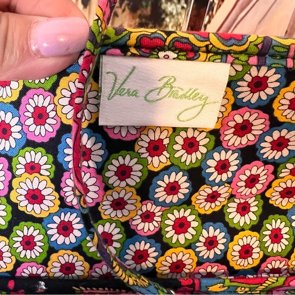 Vera Bradley Symphony in Hue Hot Pink Paisley Wallet with Daisy internal Print - Picture 14 of 17
